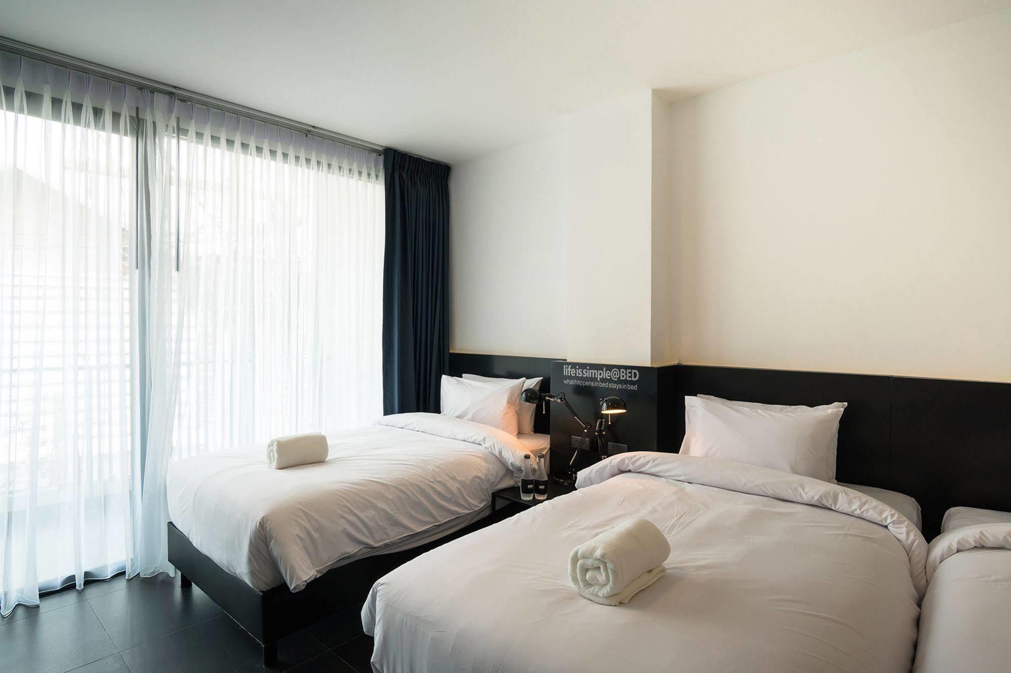 Отель Bed Chiangmai Gate- Adults Only Чиангмай Экстерьер фото